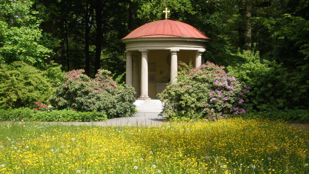 schlossparkfuhrung-auf-dem-schwanberg-immer-am-3-sonntag-im-monat