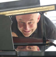 Fränkischer Theatersommer: Taubenvergiften im Park