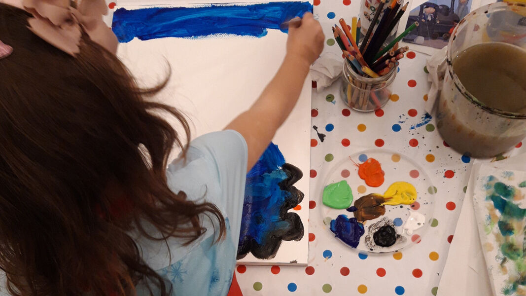 kinderatelier-farben-entdecken-kreativ-sein-freude-haben
