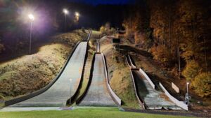 1. Abendsprunglauf bei Flutlicht auf den Kreuzbergschanzen - Einladung zur Premiere in der Rhön-Arena
