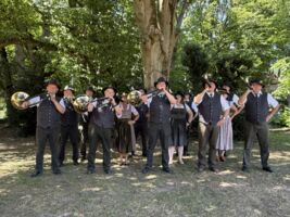 Jagdliche Klänge im Rahmen des Schwanbergtags der Communität Casteller Ring e.V.