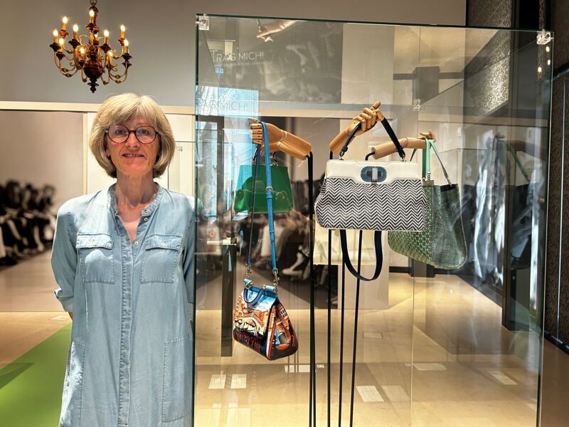sonntagsfuhrung-durch-die-sonderausstellung-trag-mich-handtaschen-aus-100-jahren