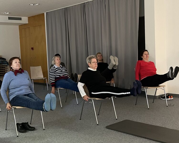 yoga-fit-fur-alle-generationen