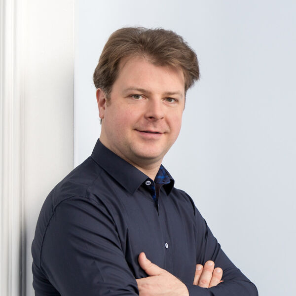 sinfoniekonzert-gmd-mark-rohde-dirigiert-das-hochschulsinfonieorchester