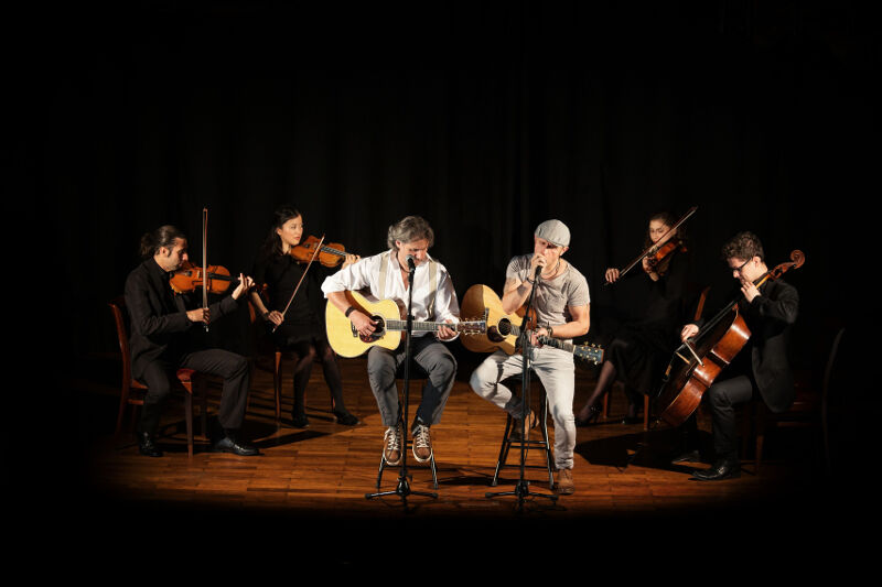 simon-garfunkel-tribute-meets-classic-duo-graceland-mit-streichquartett