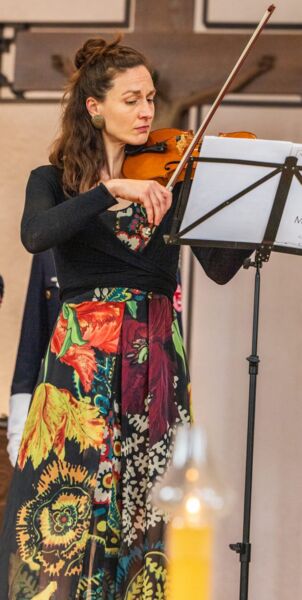 rollmops-mit-kunst-in-margetshochheim