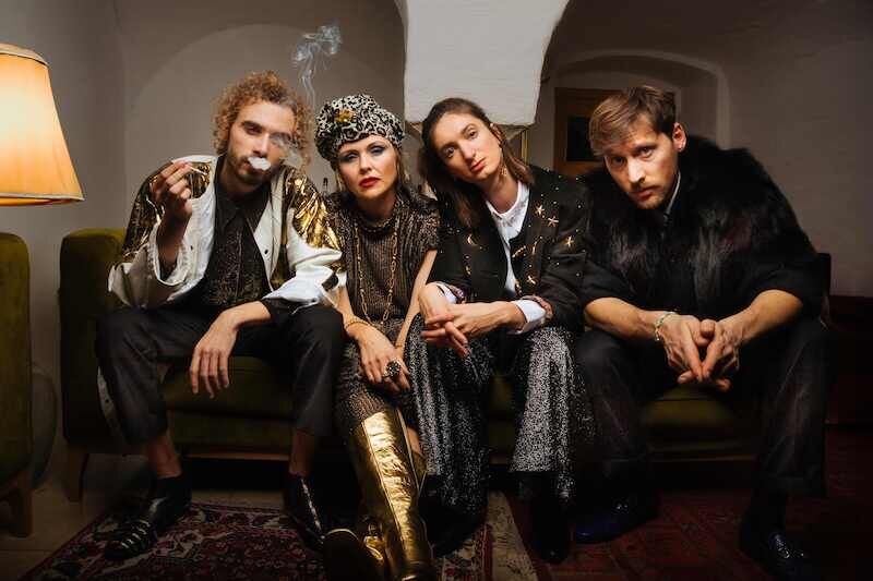 die-nowak-und-die-leute-aus-der-raucherpause-der-rest-meines-lebens-songwriterin
