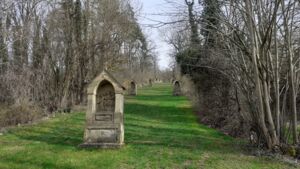 Gemeinsamer Kreuzweg  - Hier fängt die Zukunft an; auf dem Weg ins Leben