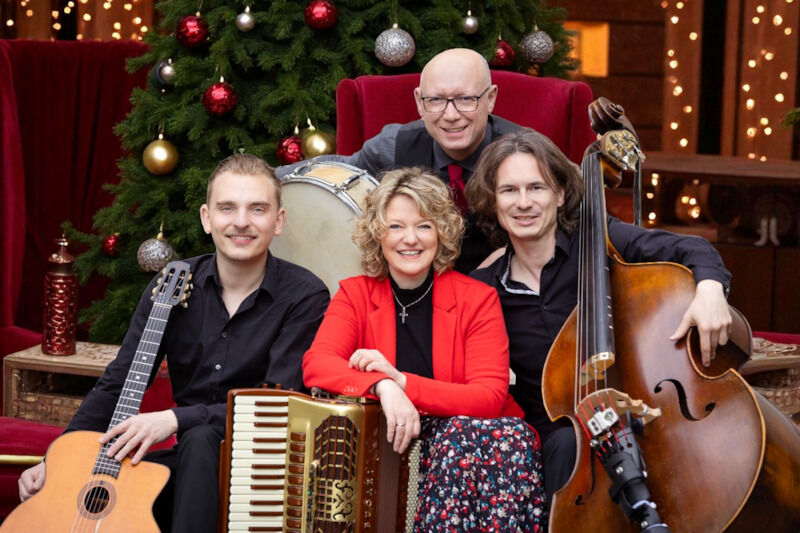 orchestra-mondo-zauberhafte-weihnachtsreise-mit-deutschlands-bester-akkordeonistin-anja-baldauf