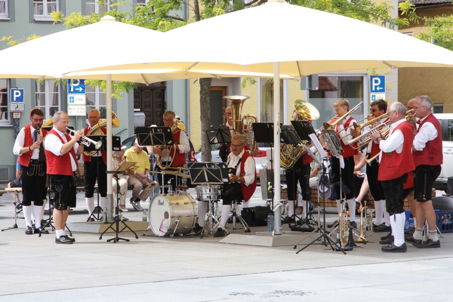 standkonzert-mit-dem-musikverein-bastheim