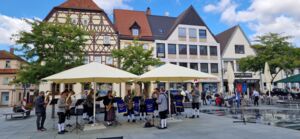 Standkonzert mit den Frickenhäuser Musikanten