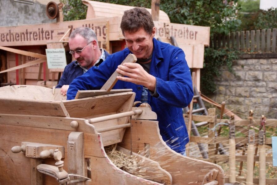 traditionelles-herbst-kelterfest