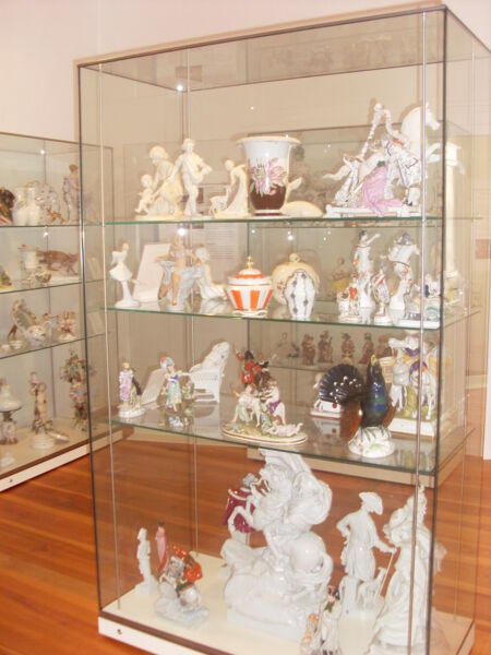 fuhrung-durch-die-thuringer-porzellanausstellung