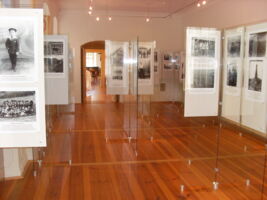 Führung durch die Fotoausstellung im Schloss Wolzogen mit Heinrich Hacker